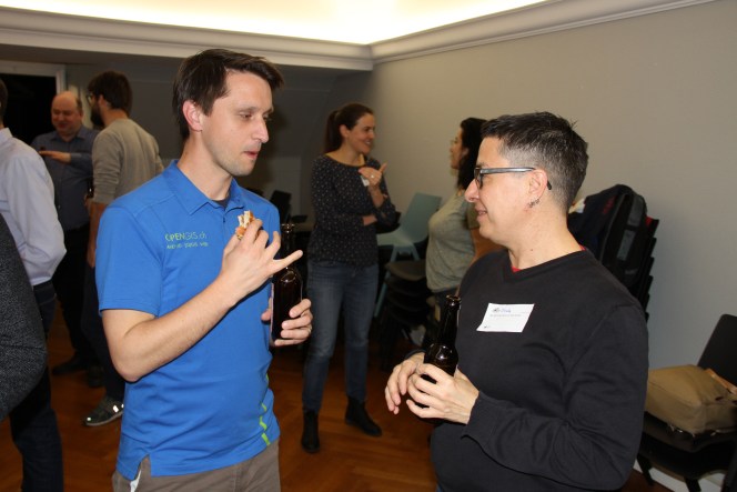 Attendees networking at GeoBeer #26 in Bern, photo 11