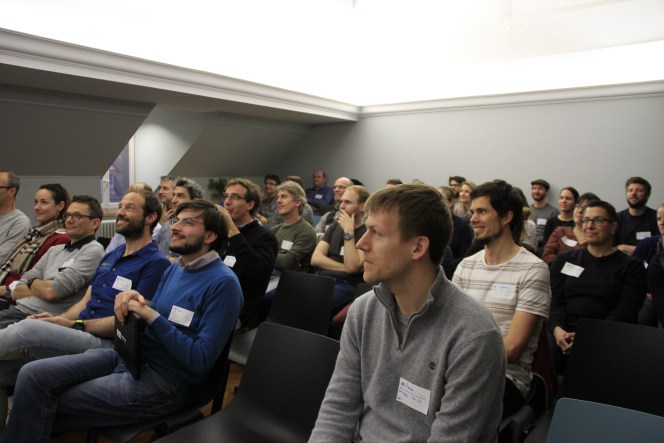 Attendees networking at GeoBeer #26 in Bern, photo 9