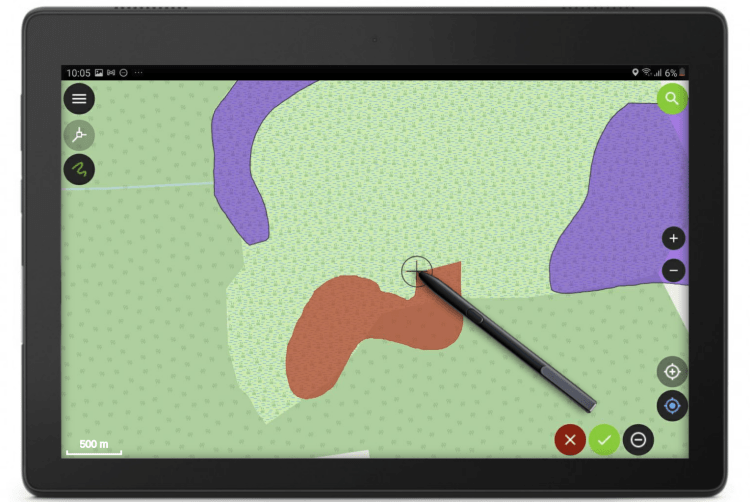 QField freehand digitizing mode drawing a polygon directly on the map with a stylus
